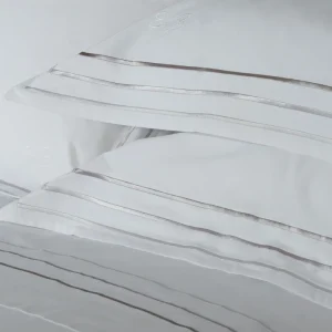 2 taies d'oreiller carrés blanc et argenté - Avec toi et les bleus